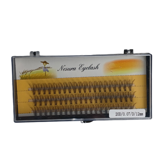 صورة رموش صفرا